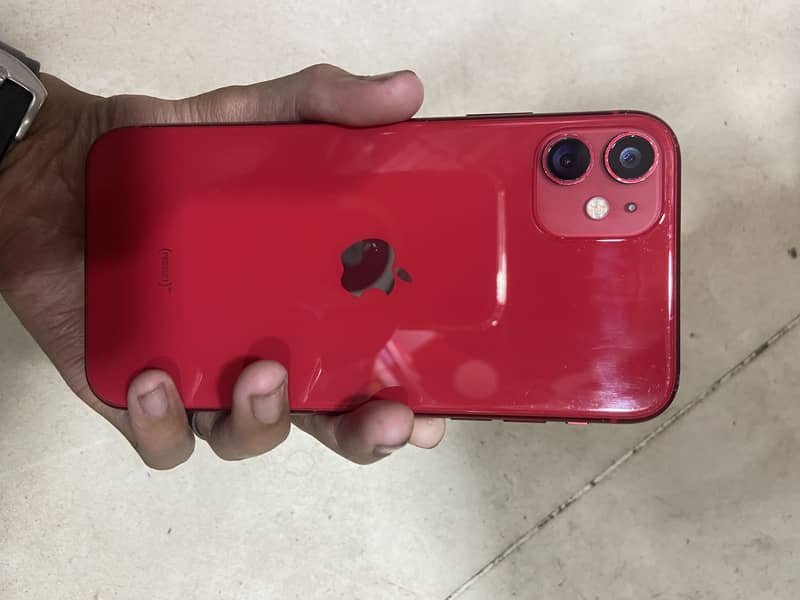 iPhone 11 4