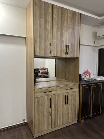 Full Sized Dressing Table | Cupboard | Wardrobe