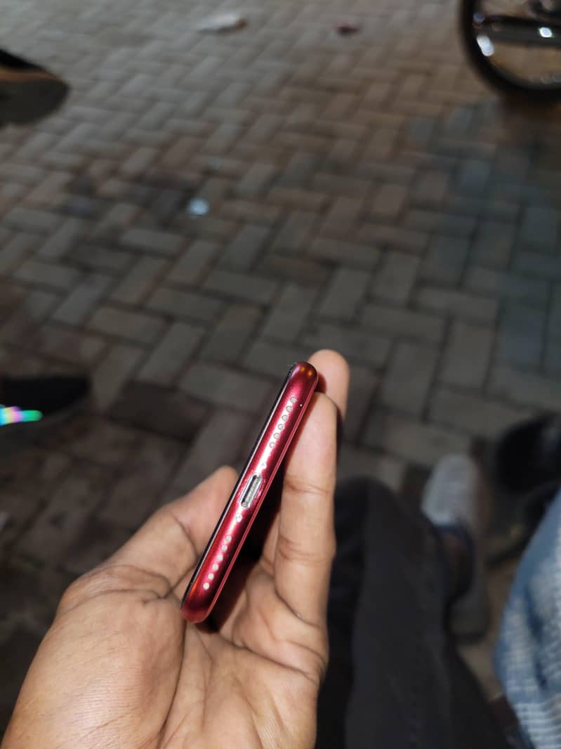 Apple iPhone SE 2 5