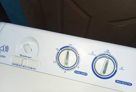 Haier washing machine twin tub model number HWM-100AS