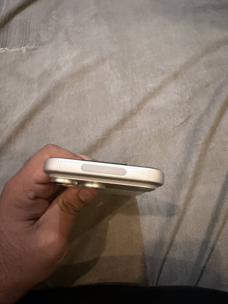 Apple iPhone 17 Pro Max 1