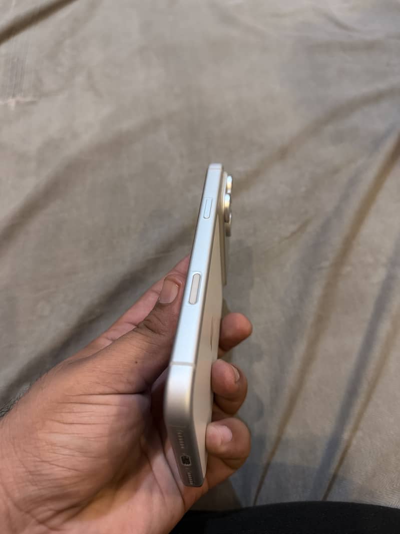 Apple iPhone 17 Pro Max 5
