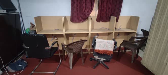 Cubical and Table For Sale North Karachi