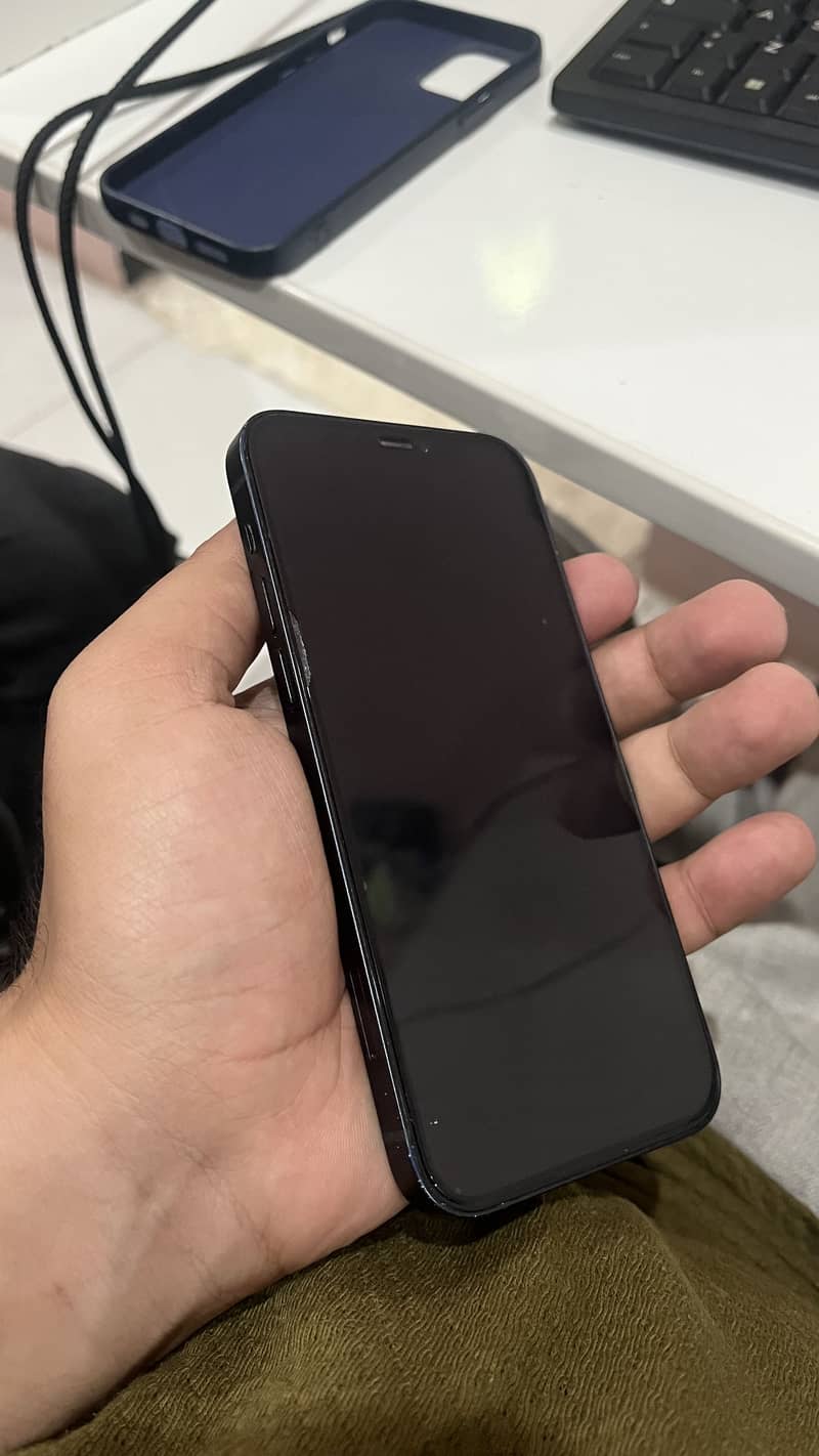 Apple iPhone 12 5