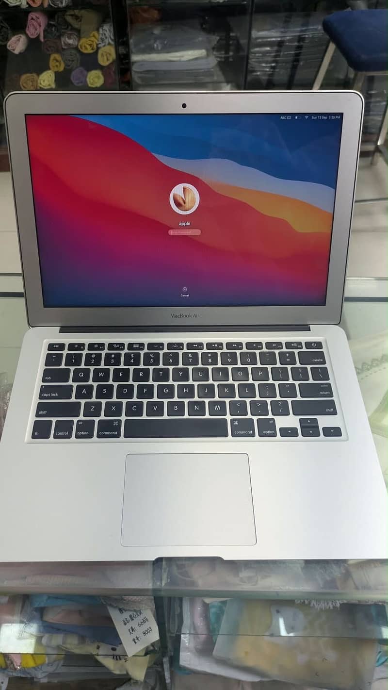 Macbook 0