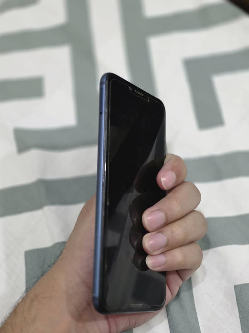 Honor Play 7