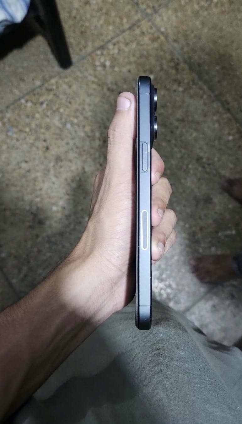 Apple iPhone 15 Pro Max 1