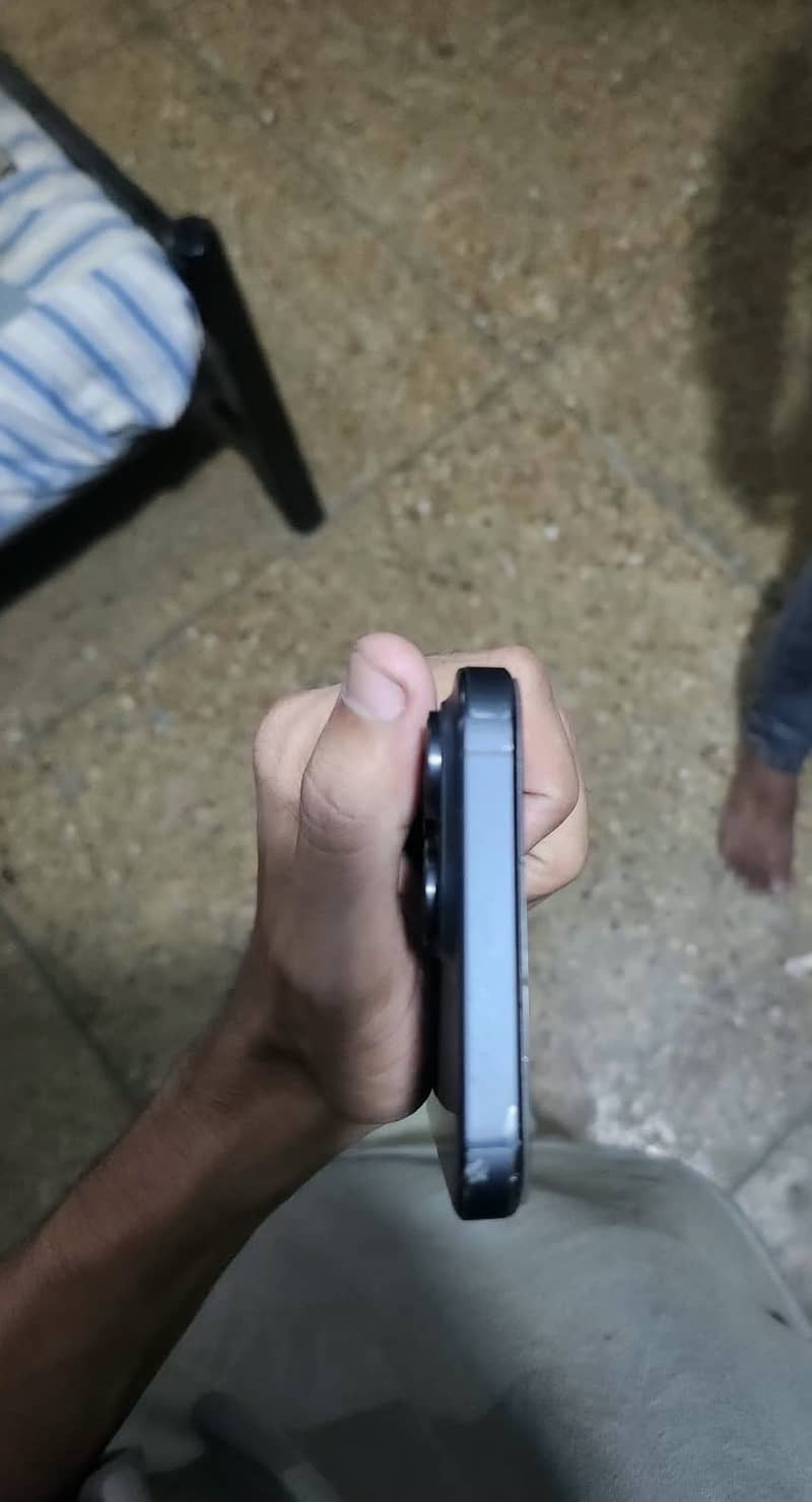 Apple iPhone 15 Pro Max 3