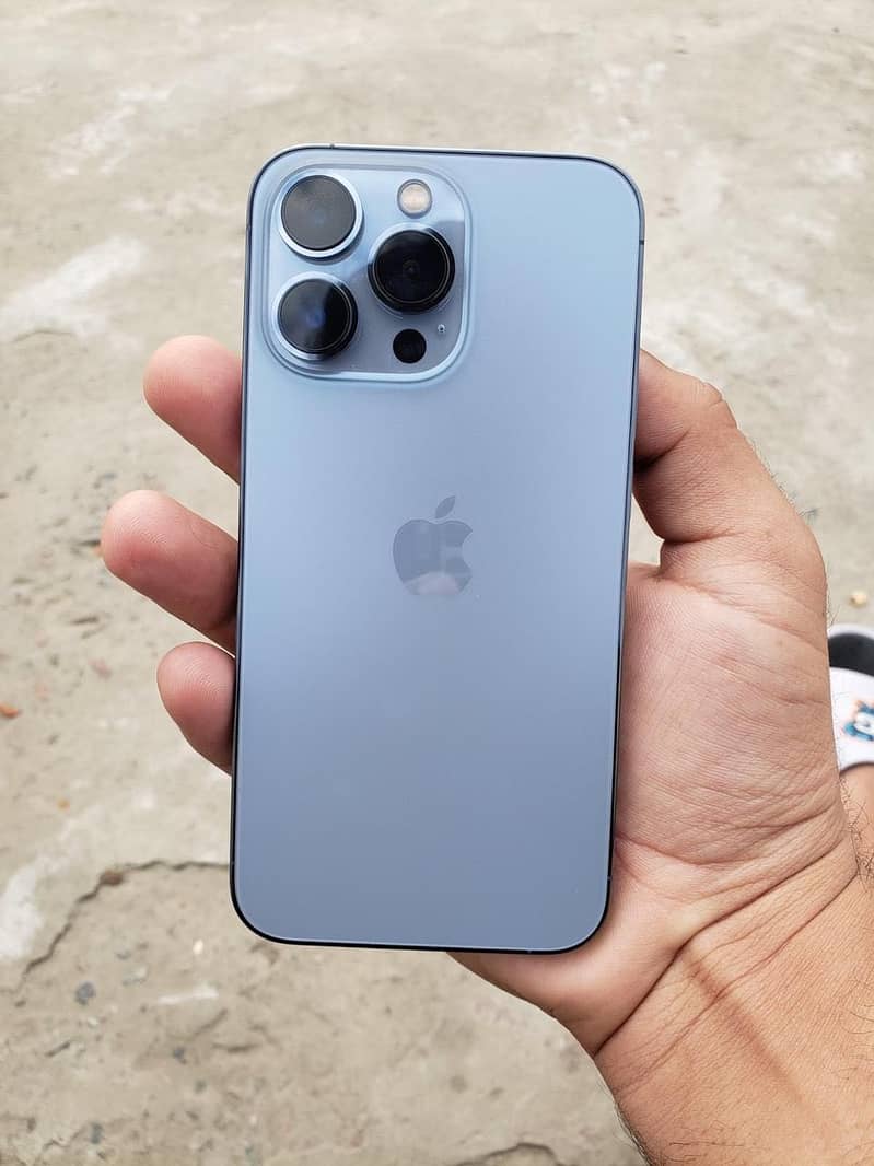 Apple iPhone 13 Pro 0