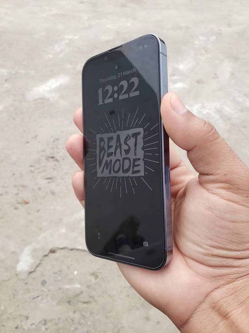 Apple iPhone 13 Pro 2