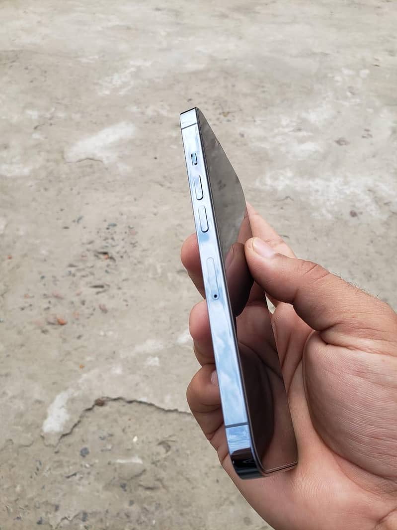 Apple iPhone 13 Pro 3