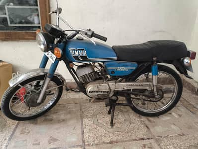 RS 125 total original bike engine 50 % or koi Kam nahi honey wala