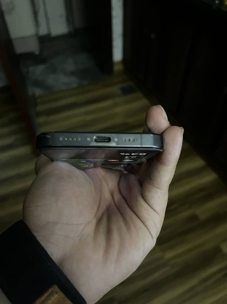 Apple iPhone 15 Pro 2