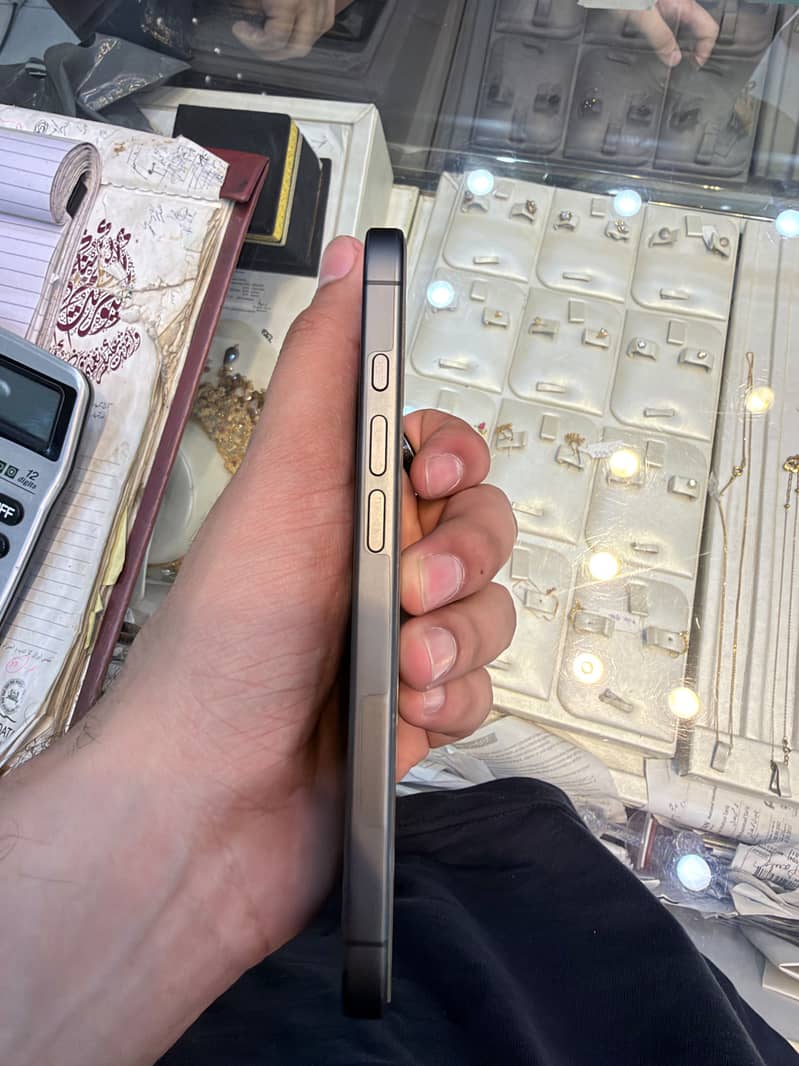 Apple iPhone 17 2