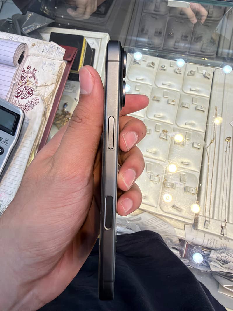 Apple iPhone 17 4