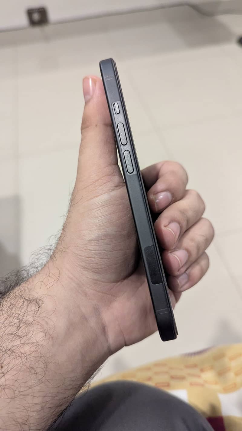 Apple iPhone 15 4