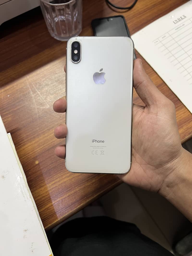 Apple iPhone XS Max 0