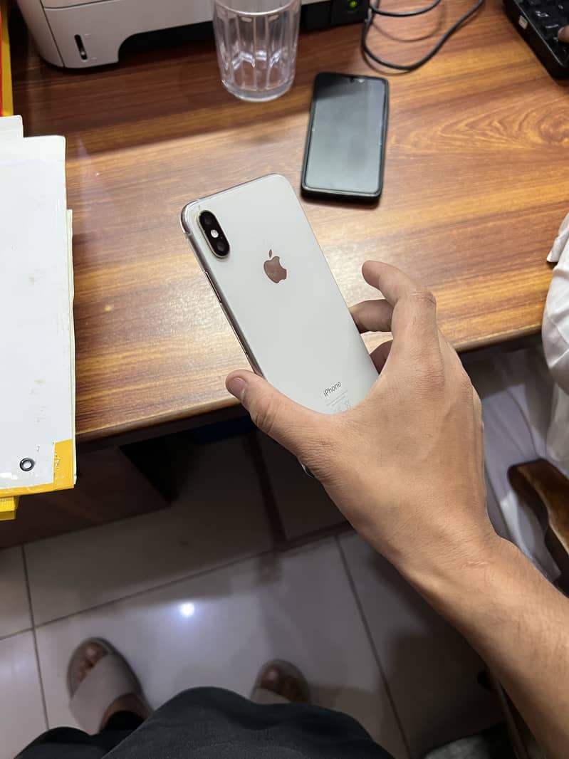 Apple iPhone XS Max 1