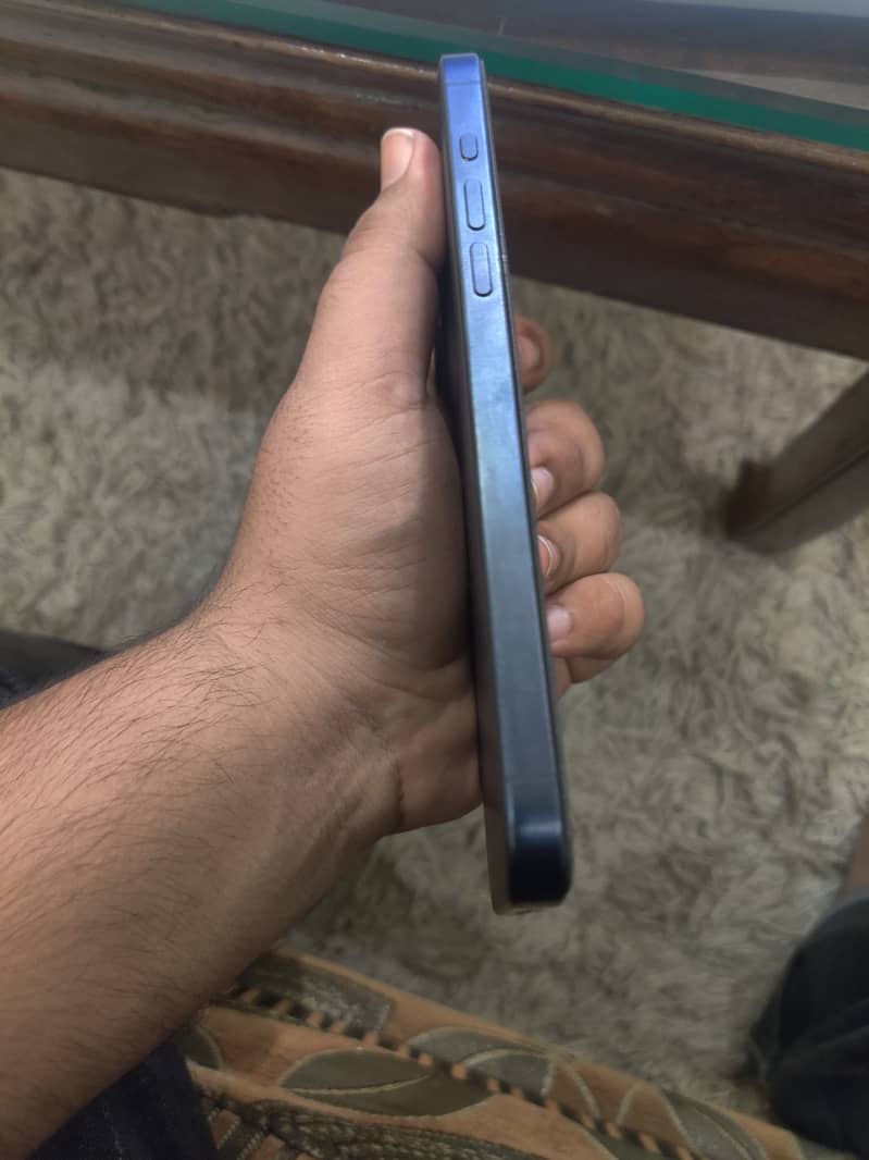 Apple iPhone 15 Pro Max 3