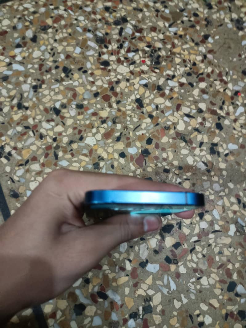 Apple iPhone 12 2