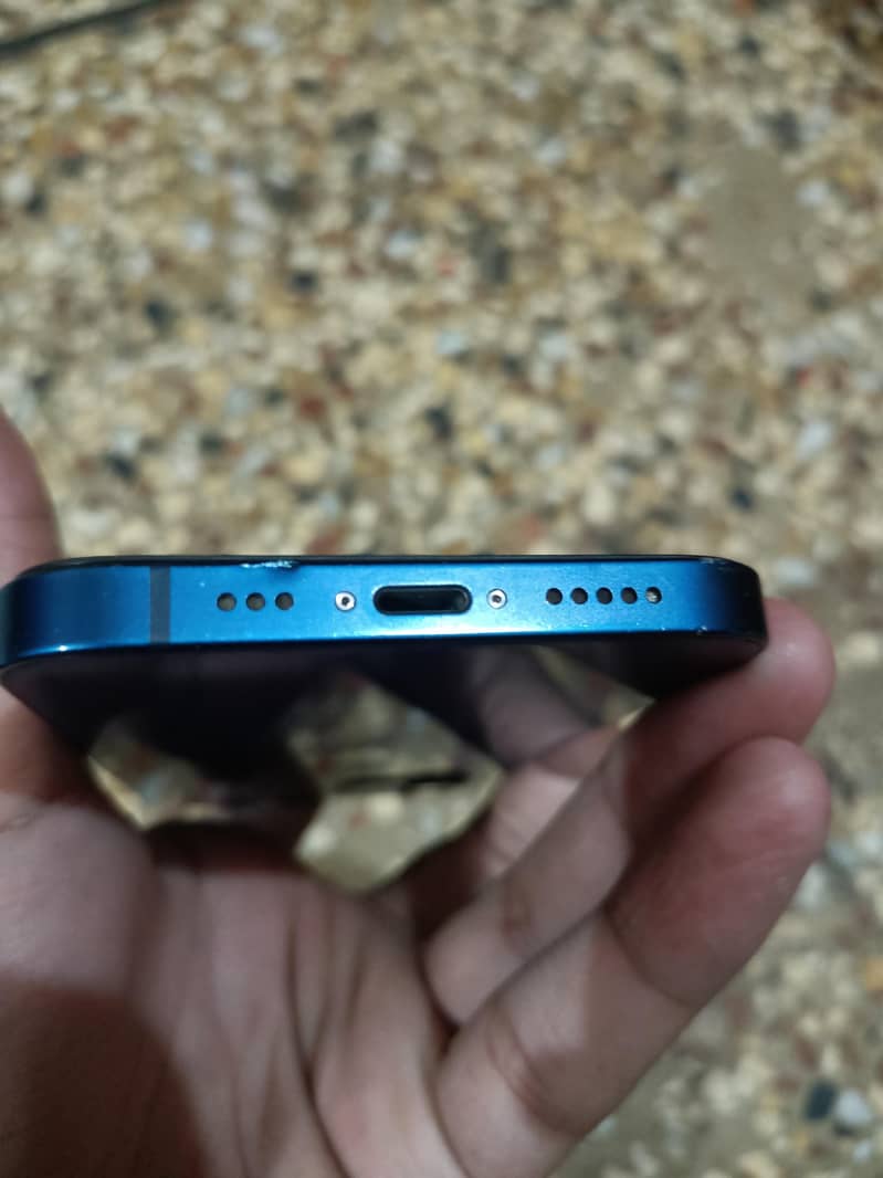 Apple iPhone 12 3