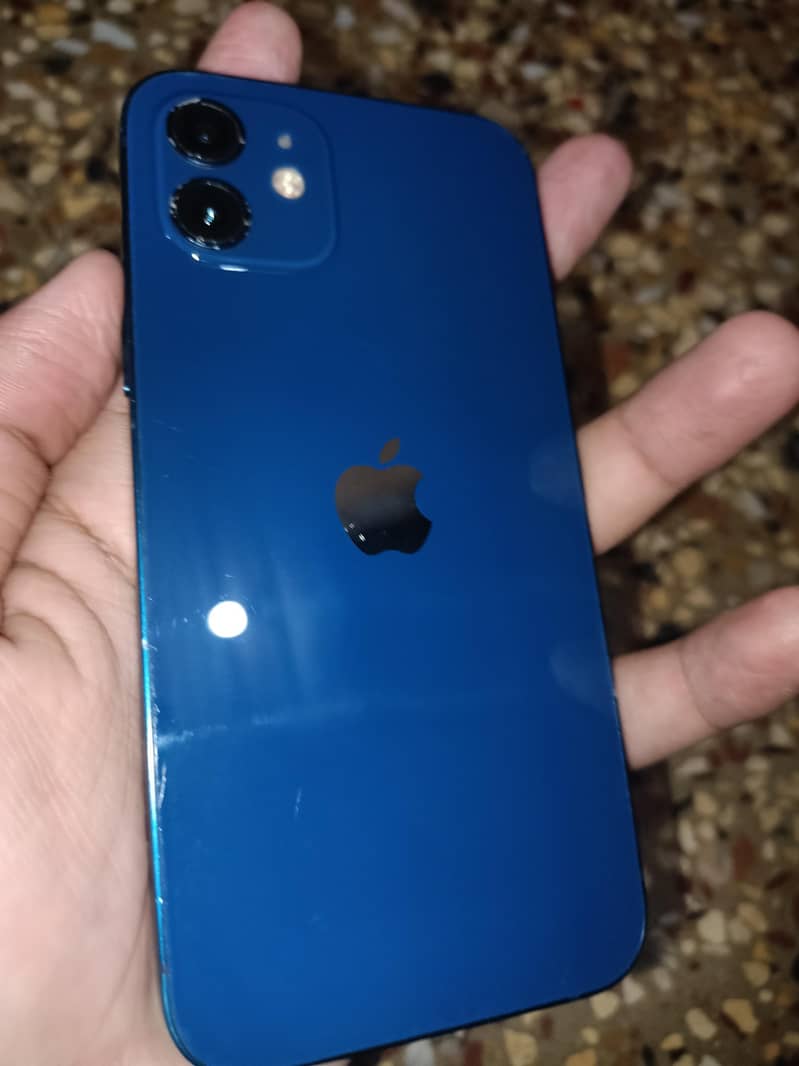 Apple iPhone 12 4