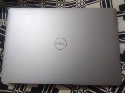 i5 10th gen 16GB / 512GB