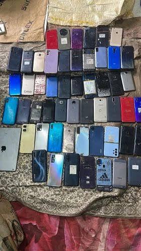 Apny ghr ke old scrap kahrab mobile hamy den achy price me
