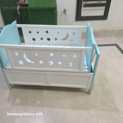 Baby Crib/Cot