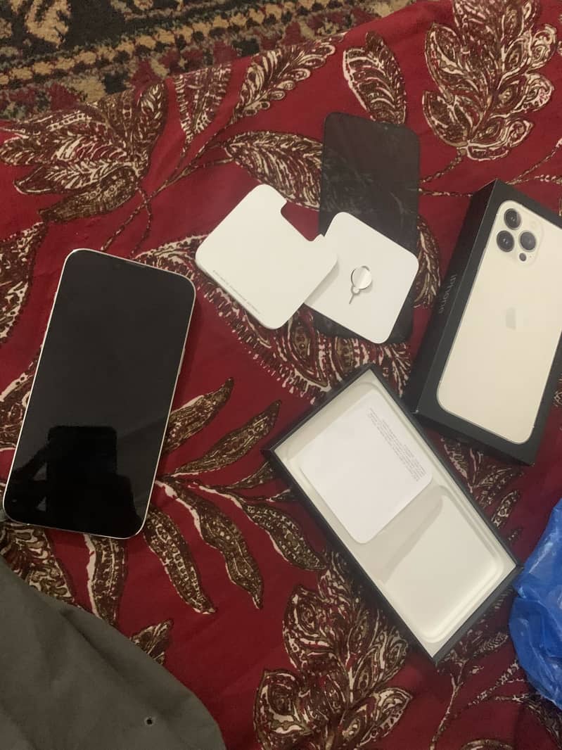 Apple iPhone 13 Pro Max sim working 3