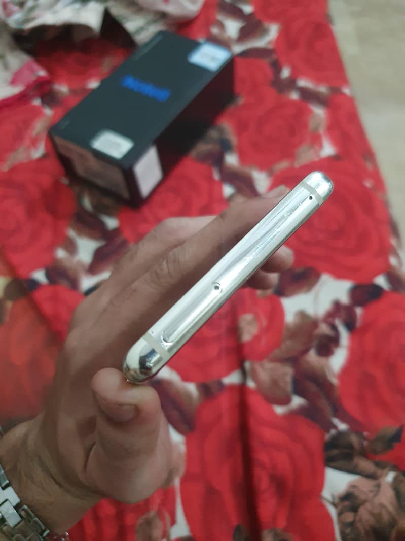 Samsung Mobile Note 8 4