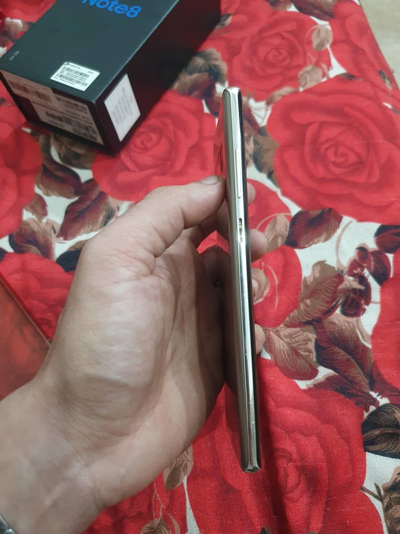 Samsung Mobile Note 8 6