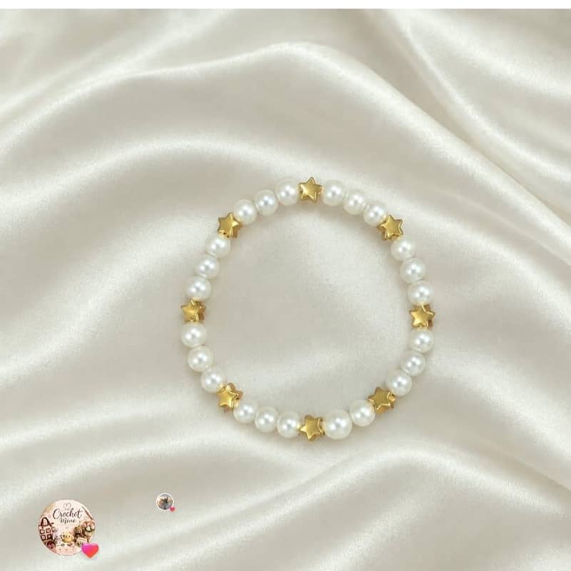 Bracelets 18
