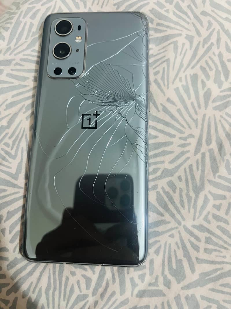 One Plus 9 Pro 6