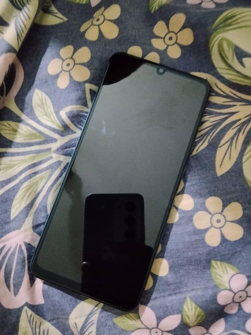 Realme C63 1