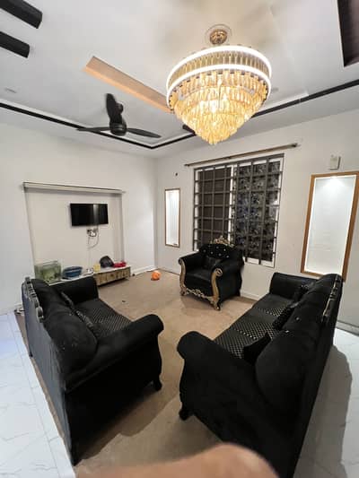 Crown  sofa 6 seater