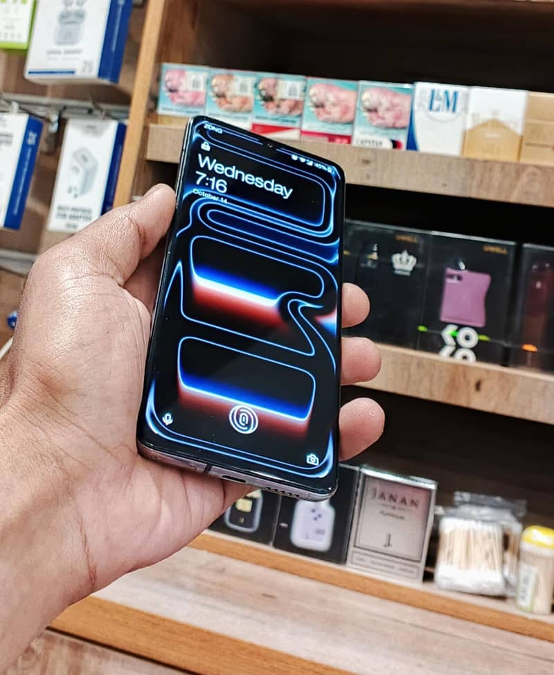 One Plus 7T 3