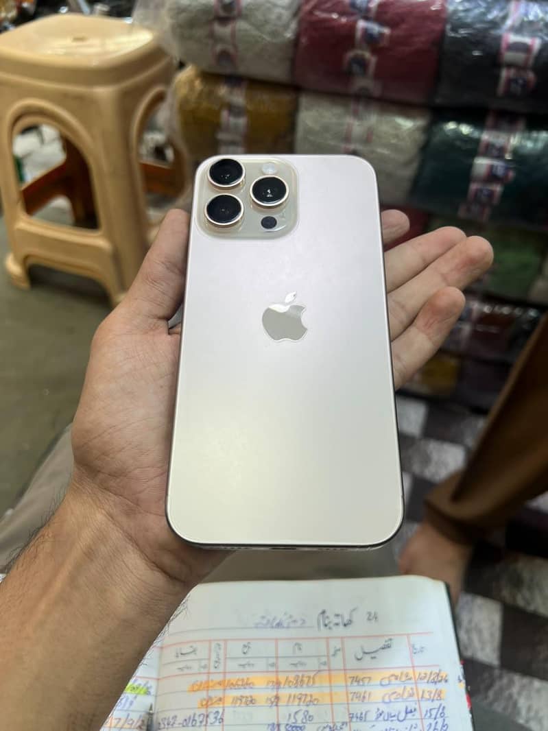 Apple iPhone 16 Pro Max 3