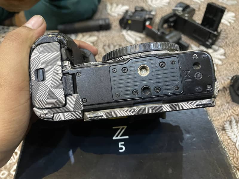 Z5 Nikon only 1