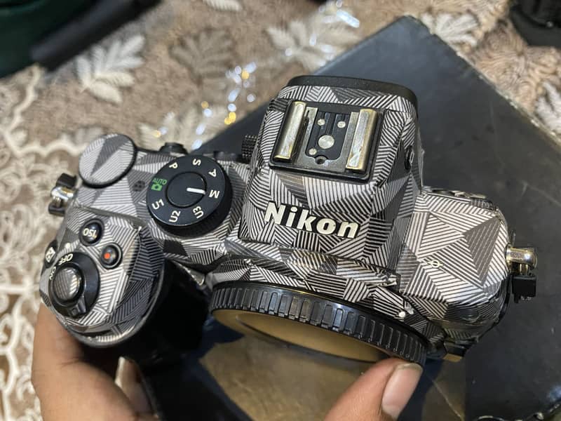 Z5 Nikon only 4