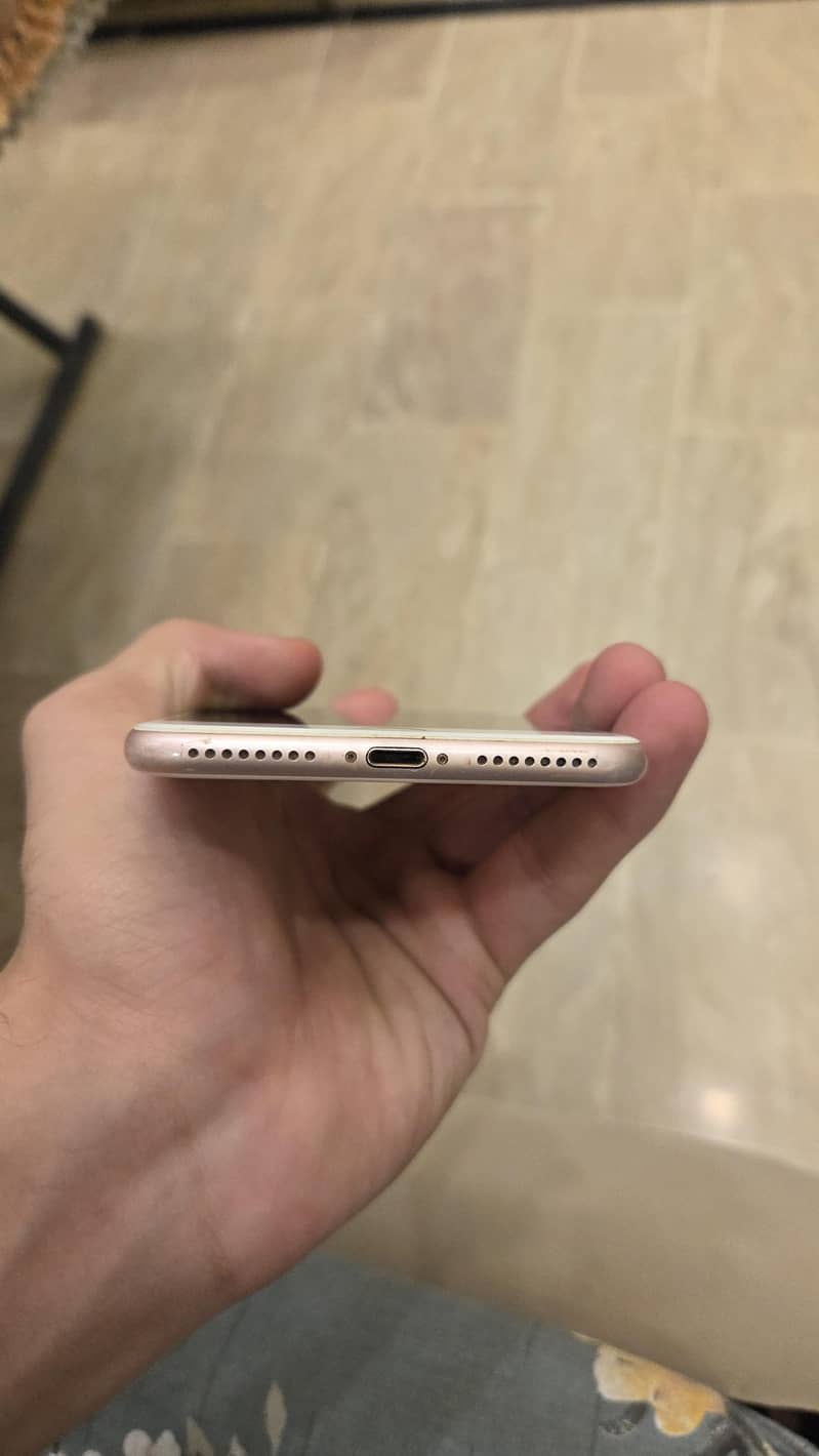 Apple iPhone 7 Plus 4