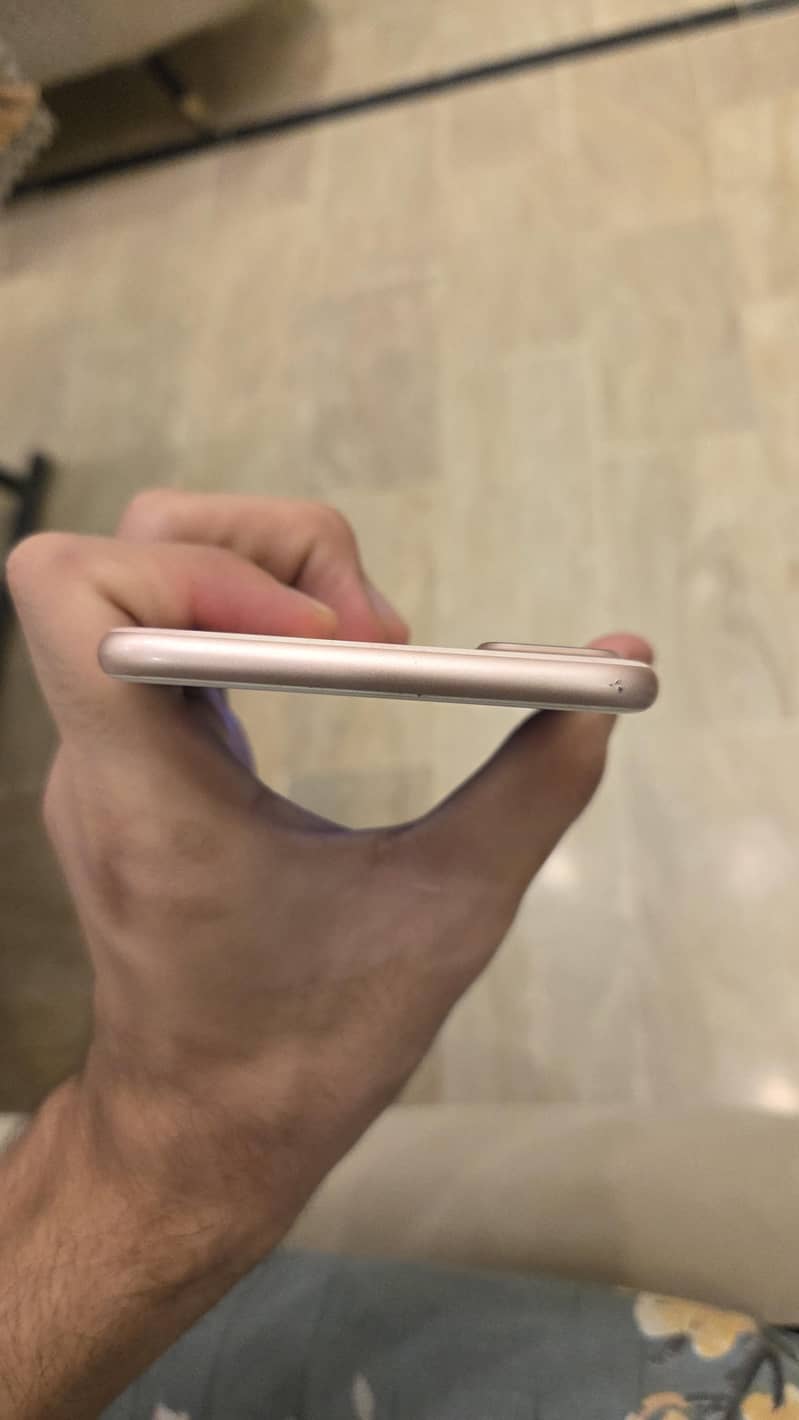 Apple iPhone 7 Plus 5