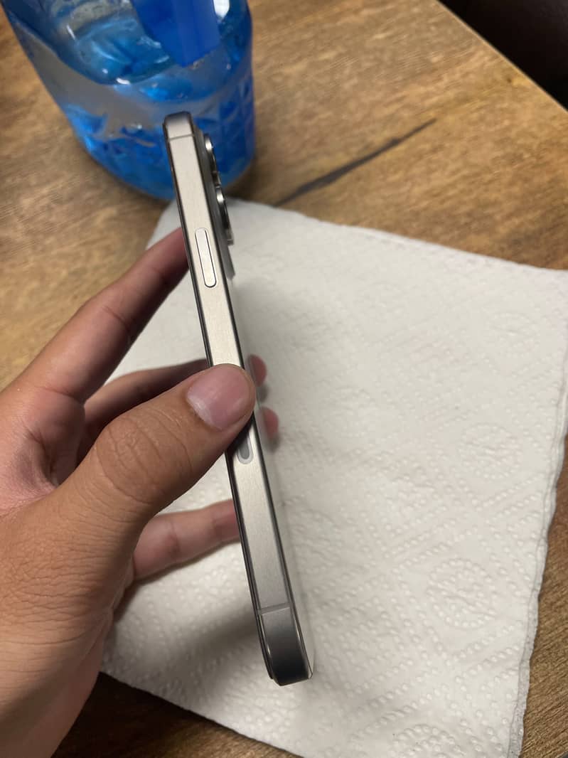 Apple iPhone 15 Pro Max 3