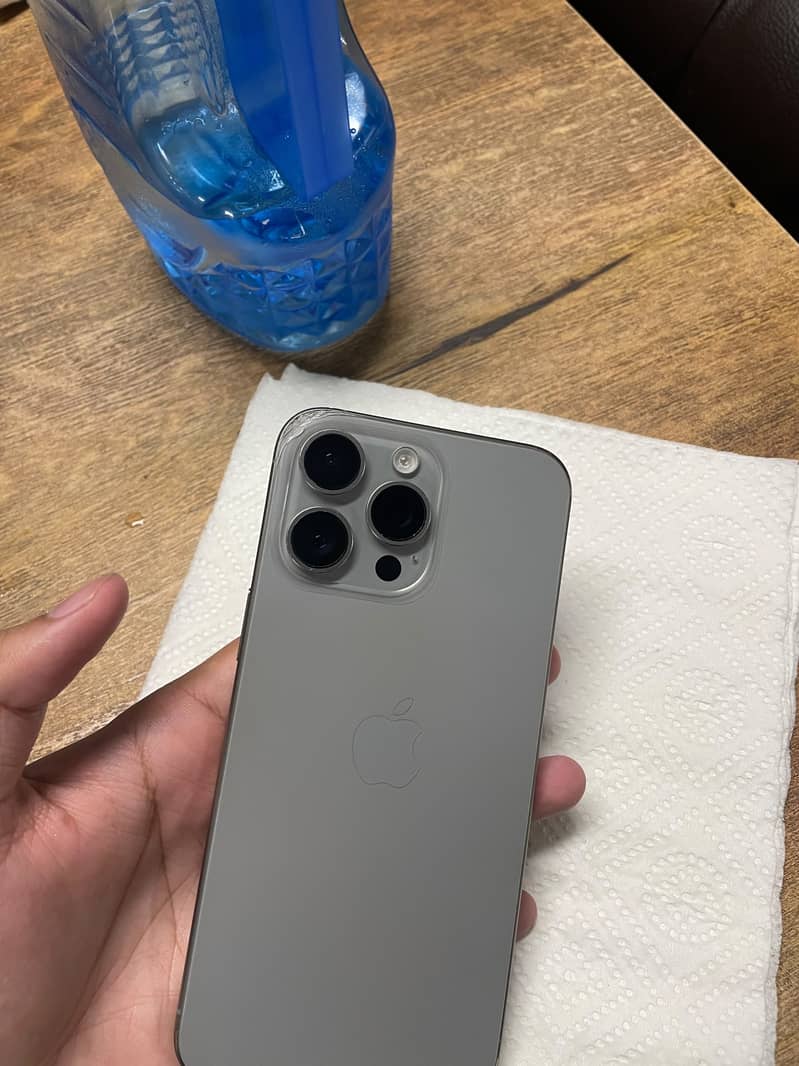 Apple iPhone 15 Pro Max 7