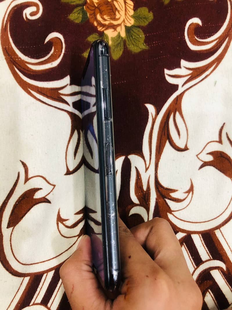 Apple iPhone X 3