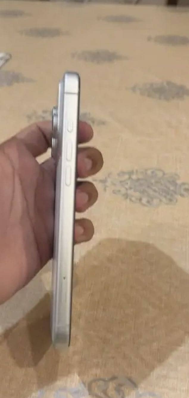 Apple iPhone 17 Pro Max 1