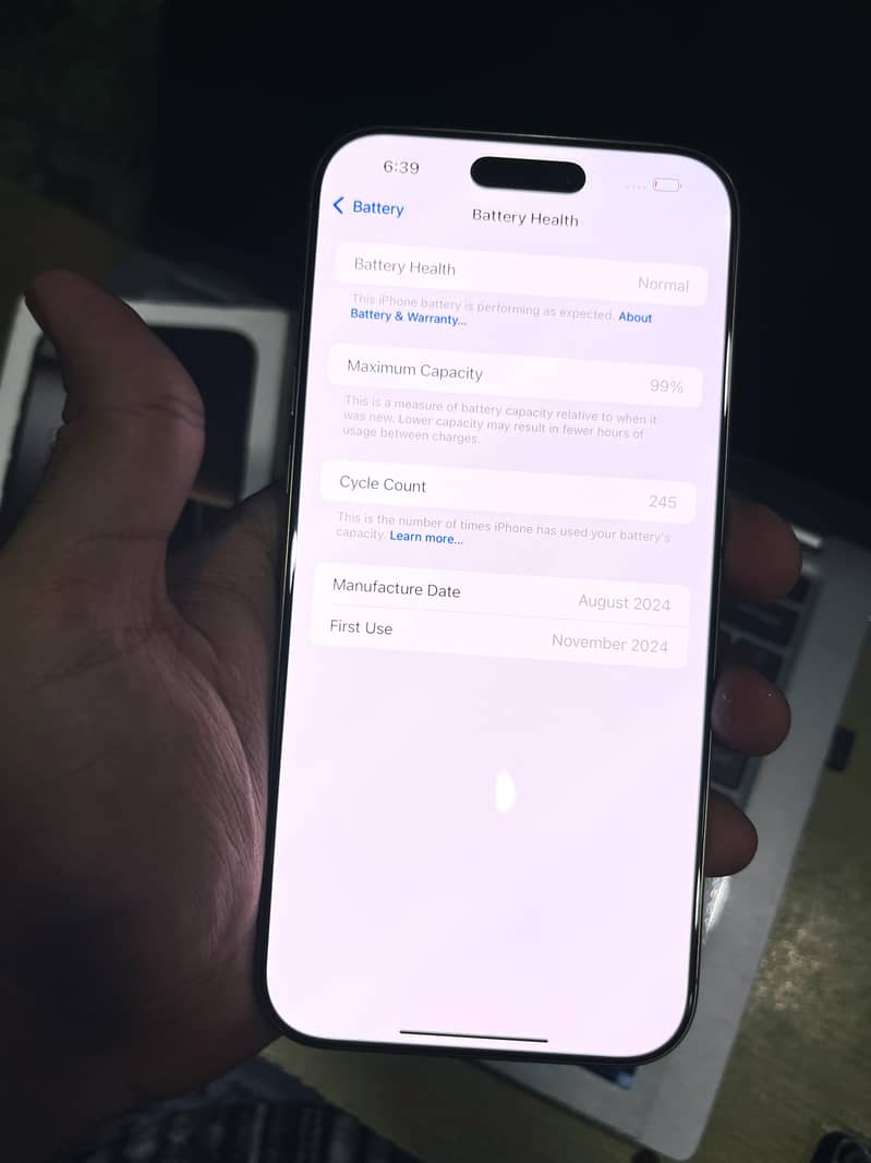 Apple iPhone 16 Pro Max 8