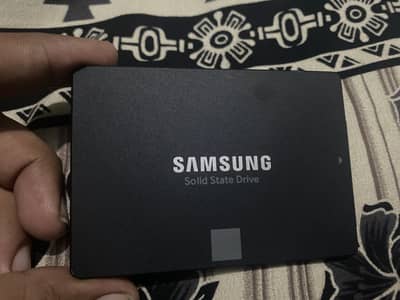 : Samsung 870 EVO 500GB SATA SSD – Excellent Condition