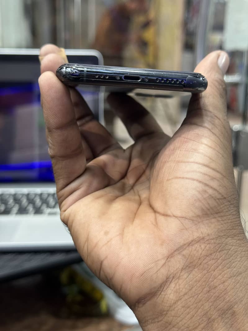Apple iPhone 11 Pro 5