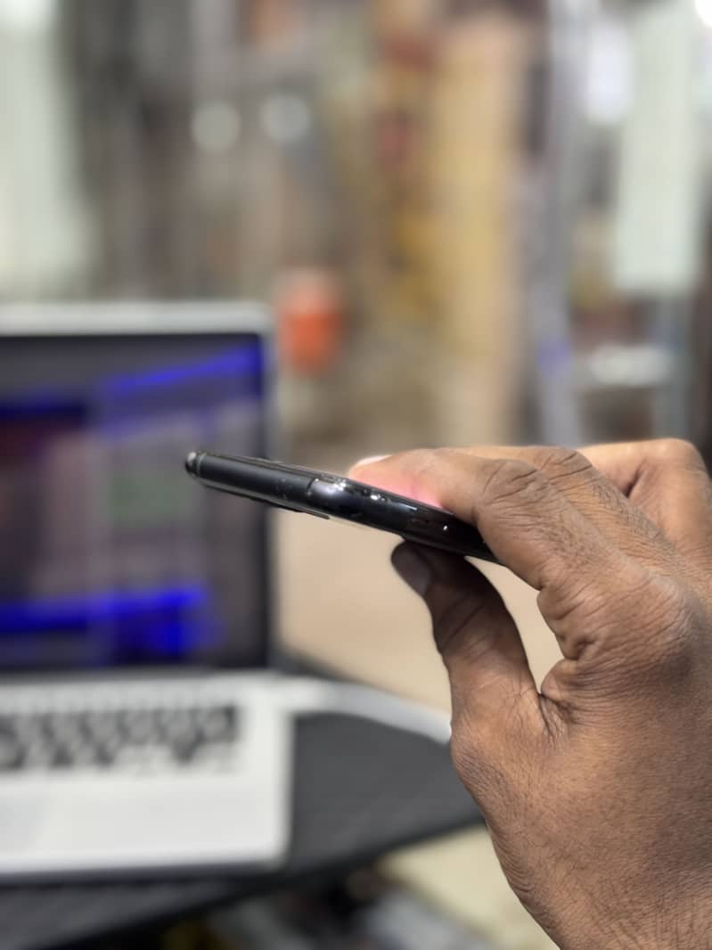 Apple iPhone 11 Pro 7